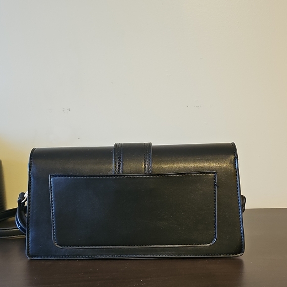 Black Handbag - Picture 4 of 4